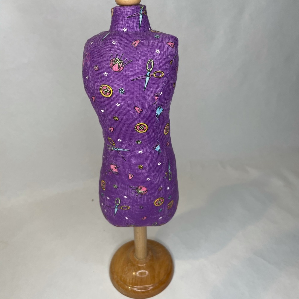 Sewing pin cushion